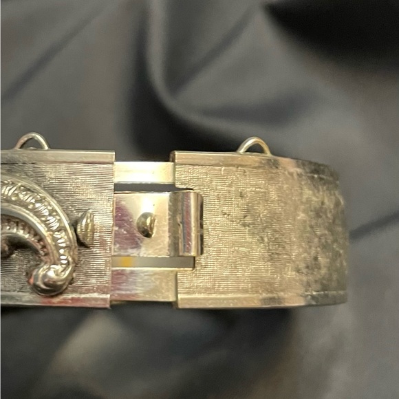 Vintage Victorian Style Silver Tone Hinged Cuff Bracelet w/Matching Emmons Ring - Picture 9 of 15